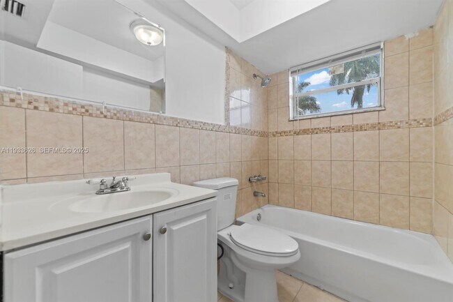 Building Photo - 72 NW 162nd St