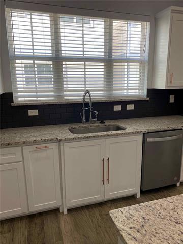 Building Photo - 203 S Village Way