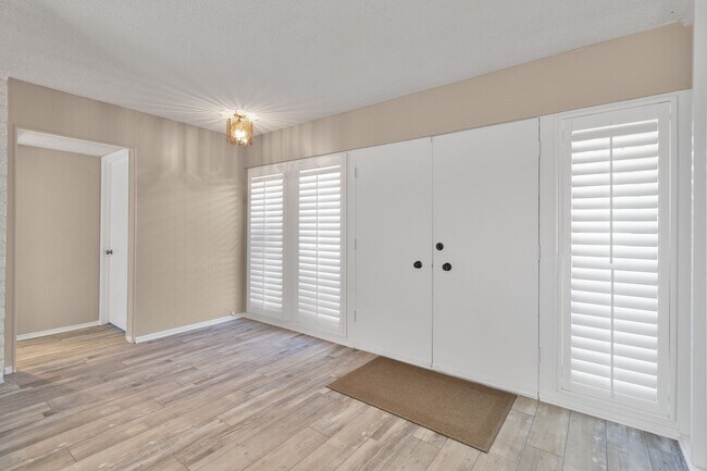 Building Photo - Victorville Green Tree Home- Refurbished 4 Bedrooms, 2 Bathrooms, New Paint,