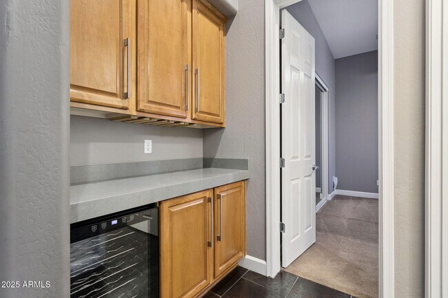 Building Photo - 14216 S 5th St