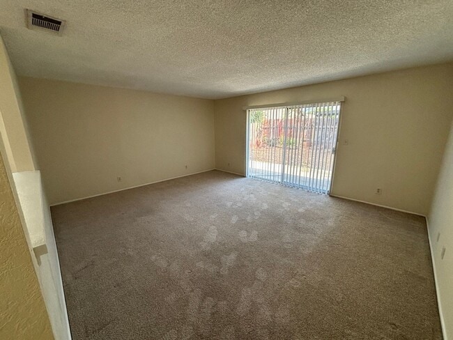 Building Photo - Beautiful Home By UCR