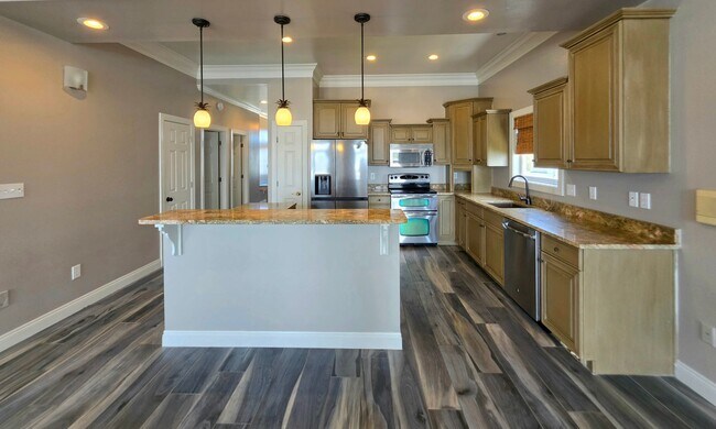 Building Photo - Waterfront 4/2 in Terry Cove with pool and boat dock