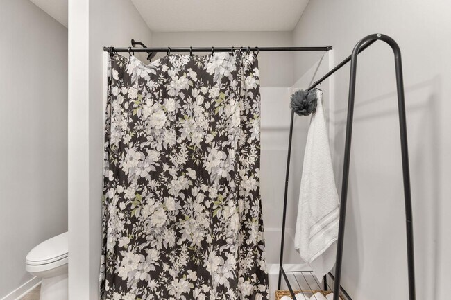 Building Photo - 382 N Franklin St