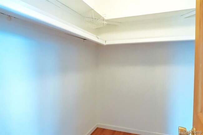 Building Photo - 19639 W 12 Mile Rd