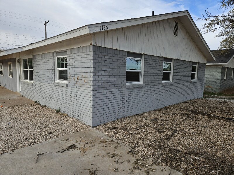 Building Photo - 1726 E Dartmouth St