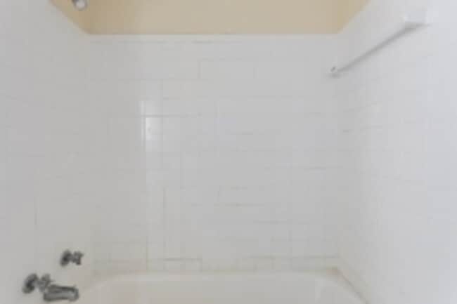 Building Photo - 405 W 87 Pl