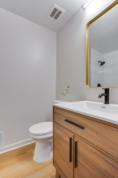 Building Photo - 8032 Saint Annes Ct