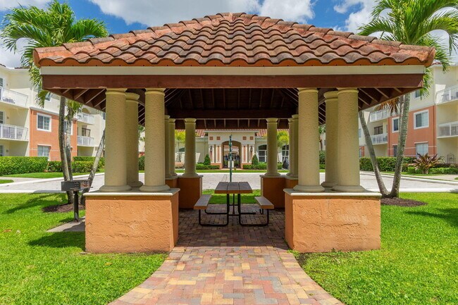 Building Photo - 9901 Baywinds Blvd