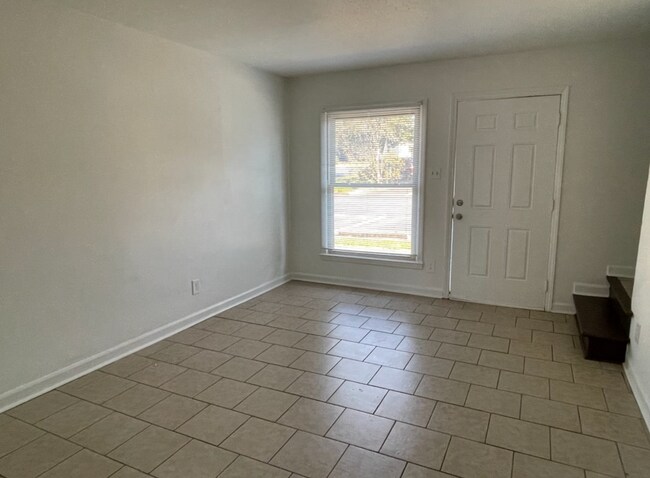 Building Photo - Spacious, affordable two bedroom townhouse in a great location in Charlotte!