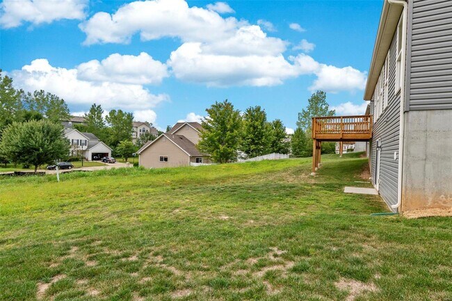 Building Photo - 4602 Siesta Dr