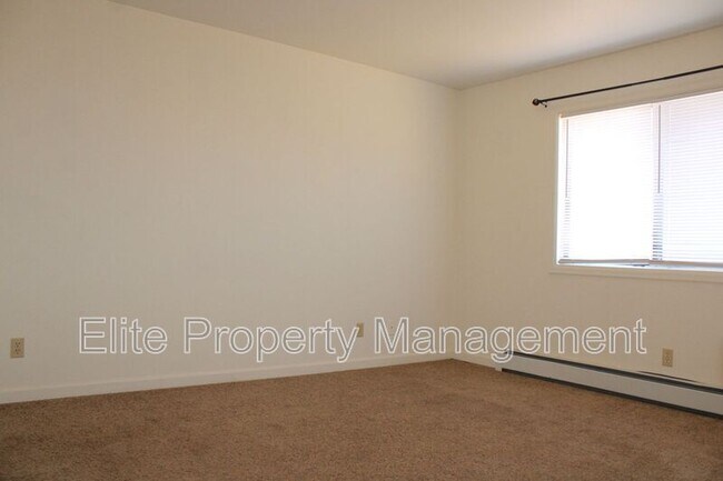 Building Photo - 208 W Palmer Lake Dr