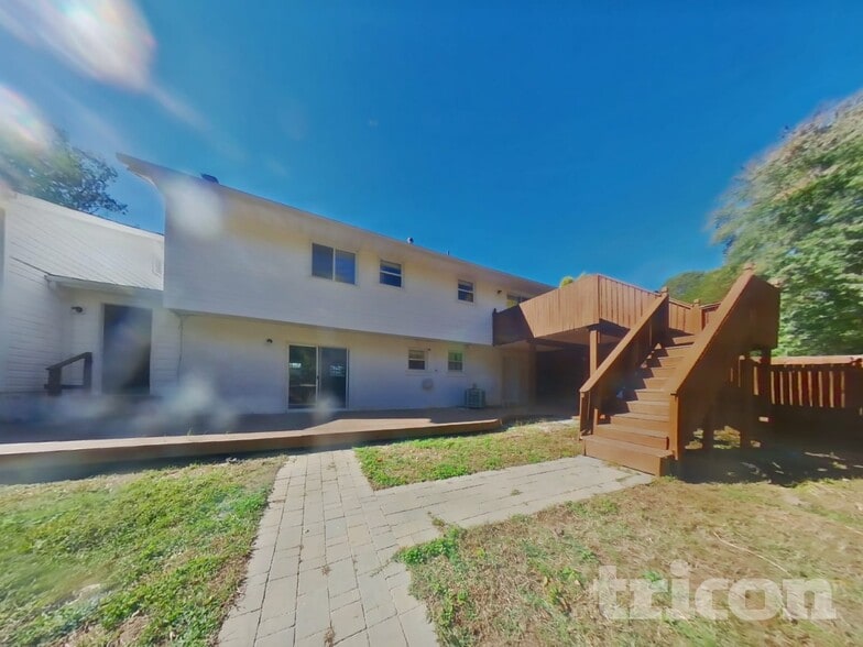 Building Photo - 9300 Overlook Cir