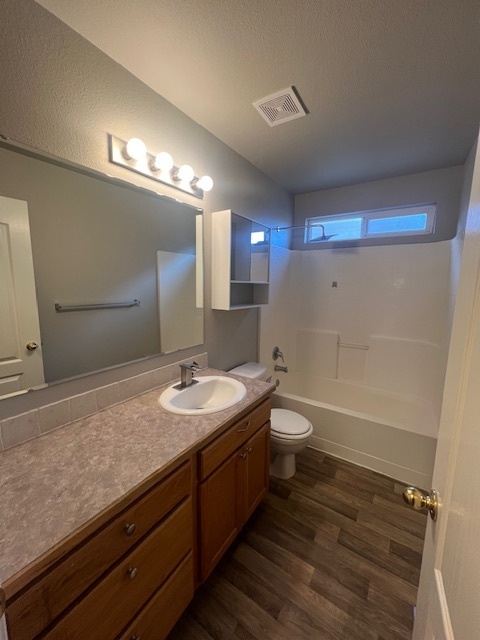 Building Photo - 4 Bed 2 Bath in Nampa!