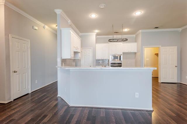 Building Photo - 2720 Alpena Dr