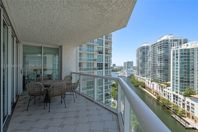 Building Photo - 16400 Collins Ave