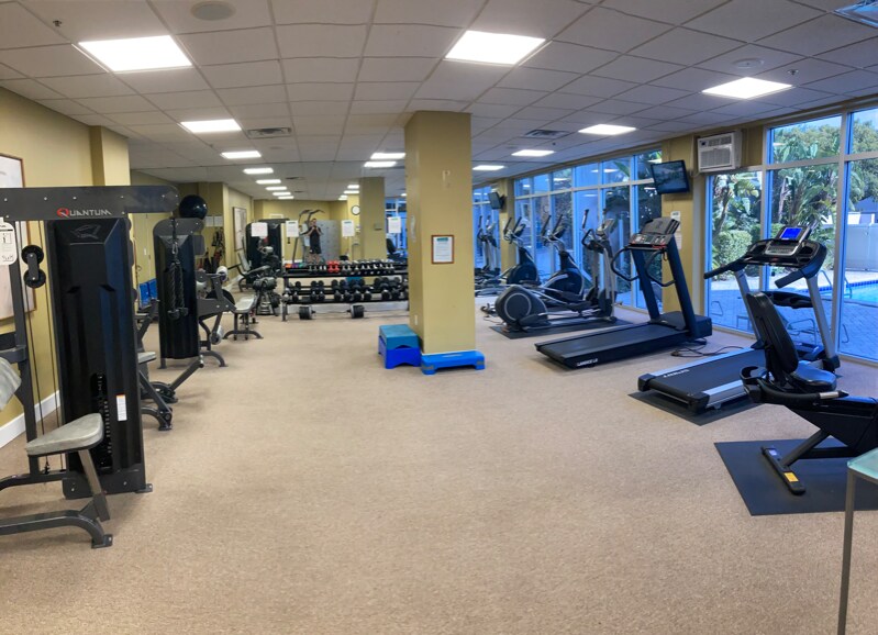 Building Photo - 470 3rd St S