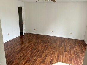 Building Photo - 222 Ashley St