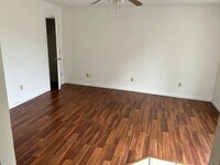 Building Photo - 222 Ashley St