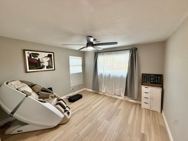 Building Photo - 200 Santa Rita Dr