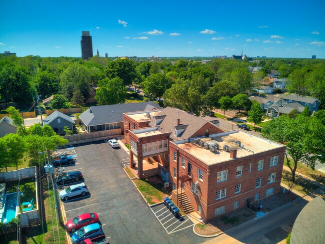 Building Photo - 620 NW 21st St