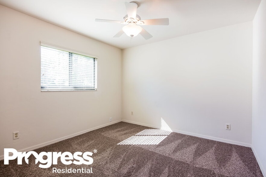 Building Photo - 3308 SW 6th Pl