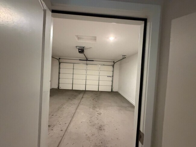 Building Photo - 36987 N Sidewinder Dr