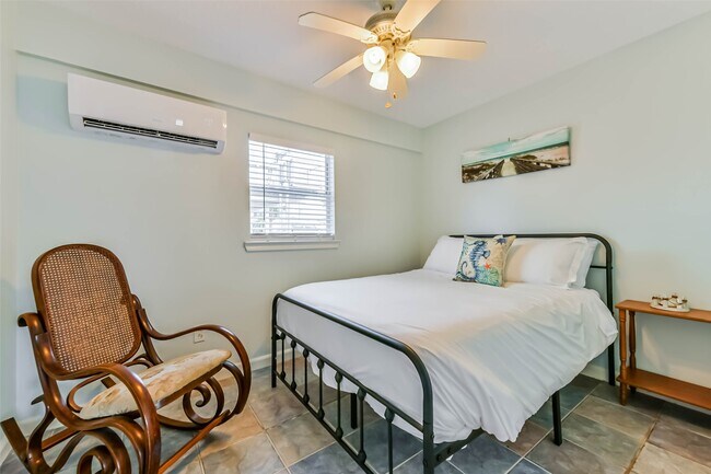 Building Photo - 16542 E Bayside Way