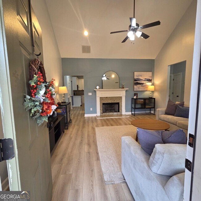 Building Photo - 105 Cottage Grove