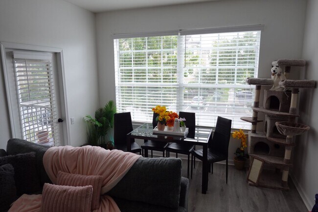 Building Photo - Stone Bridge