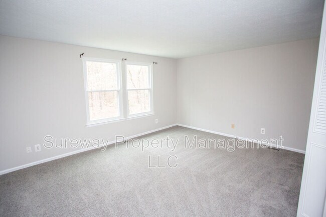 Building Photo - 57 Lady Diana Cir
