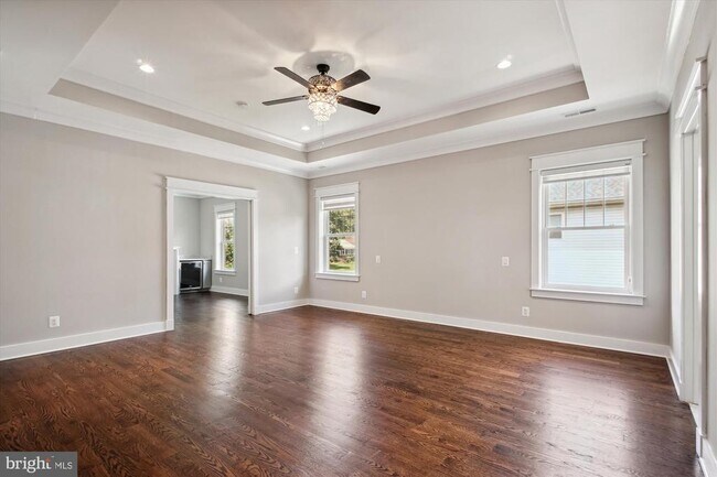 Building Photo - 1565 Hane St
