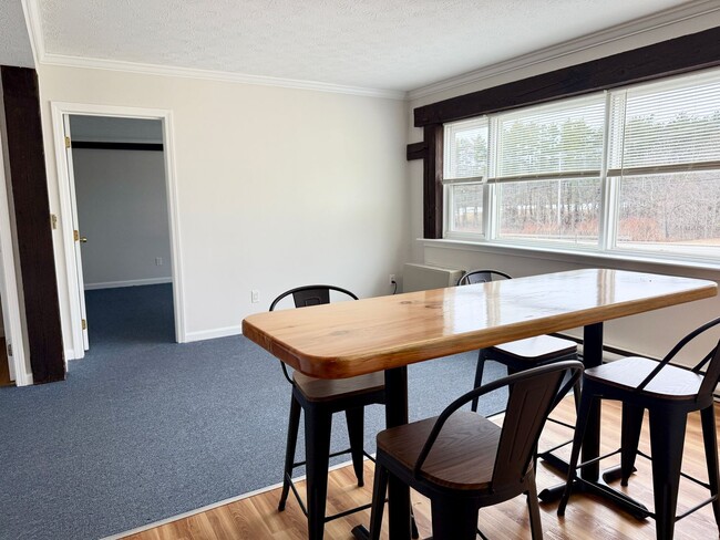 Building Photo - Well maintained inside and out