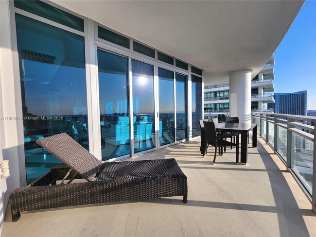 Building Photo - 3535 S Ocean Dr