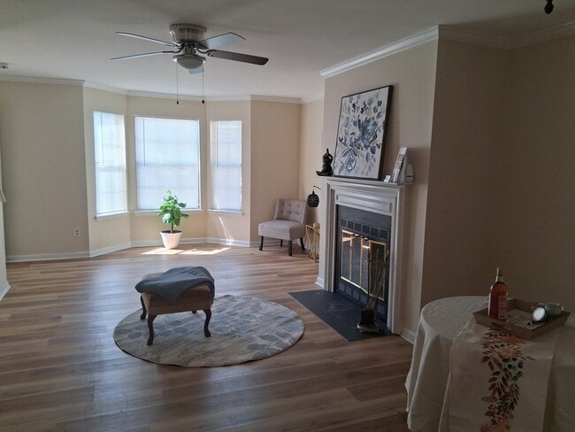 Building Photo - 125 Ellington Pl