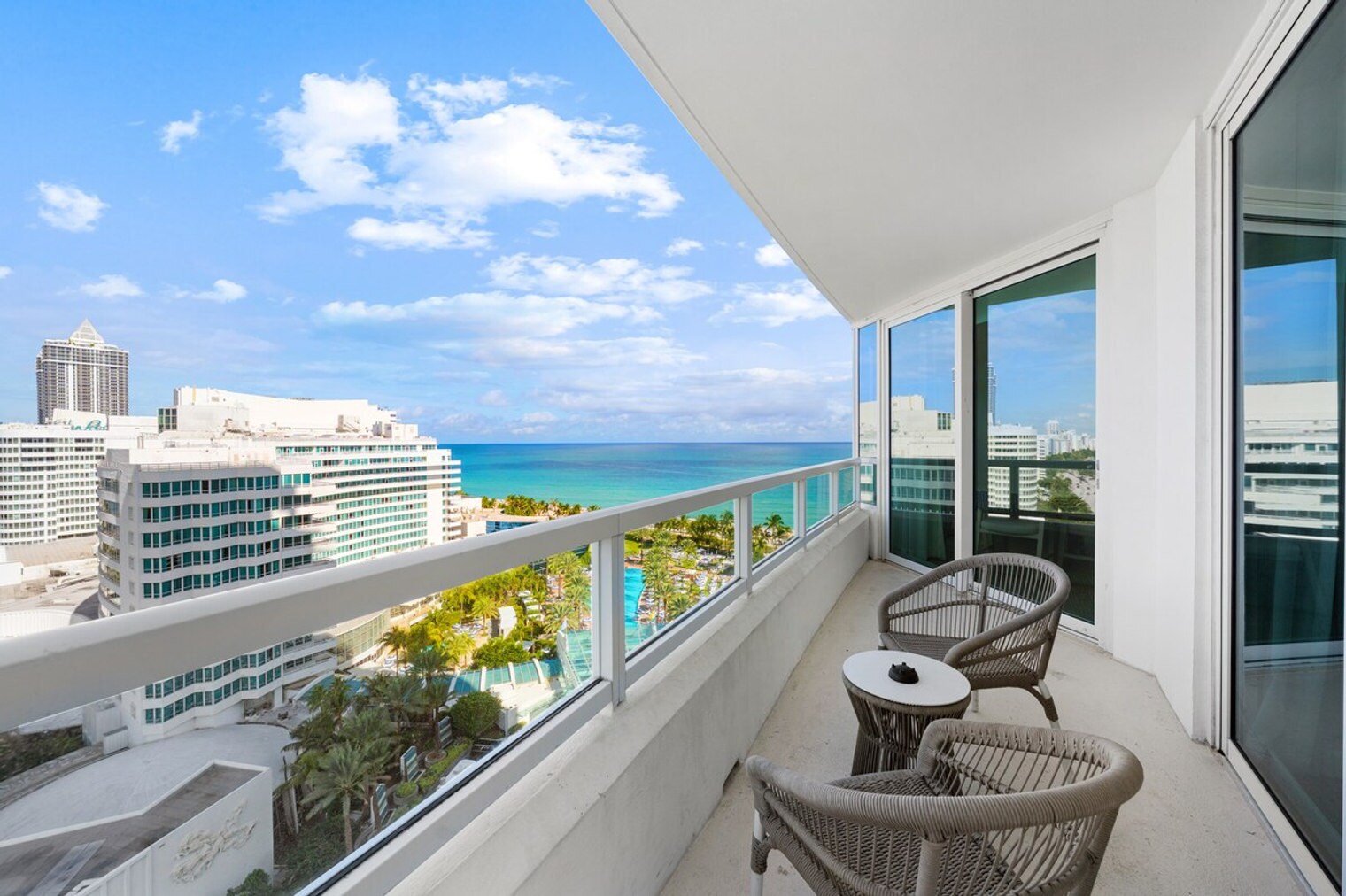 Building Photo - 4401 Collins Ave
