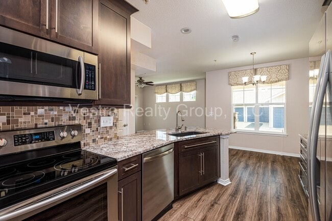 Building Photo - 9335 Amison Cir