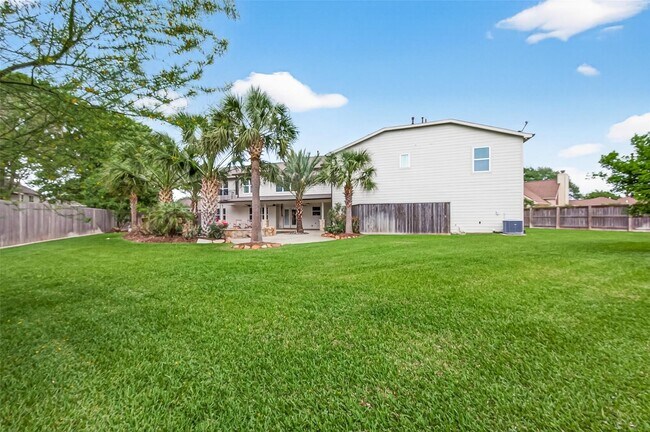Building Photo - 903 Sugarfield Ct