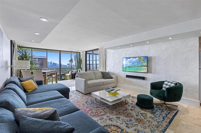 Building Photo - 780 NE 69th St