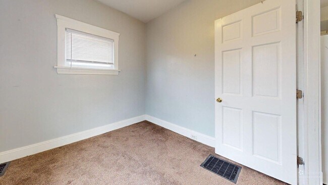 Building Photo - 3590 W 47th St