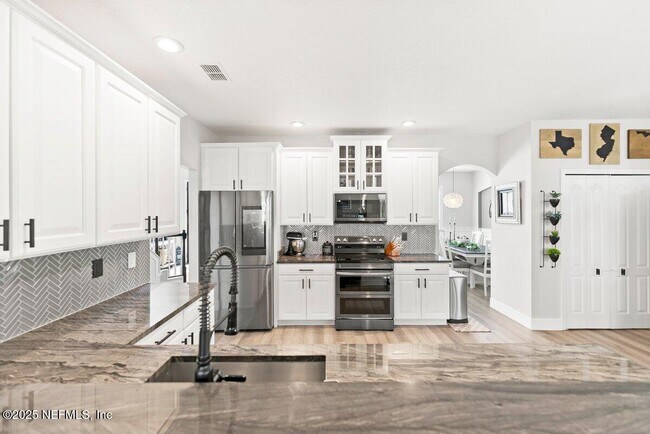Building Photo - 11698 Donato Dr