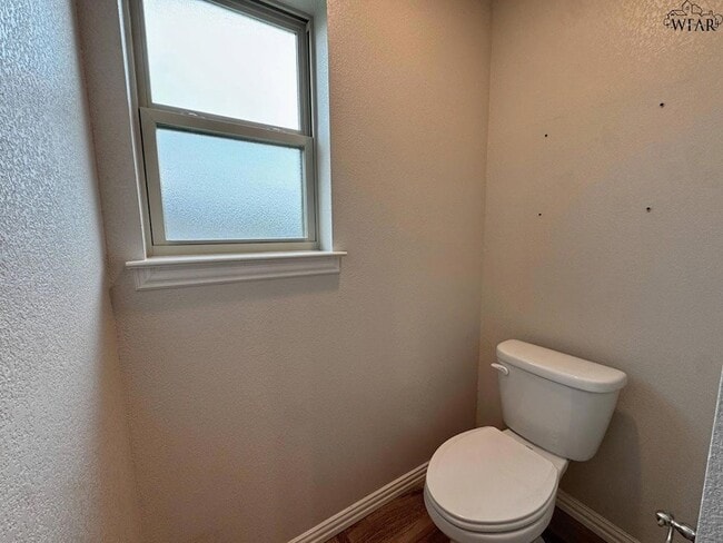 Building Photo - 301 Mariners Wy