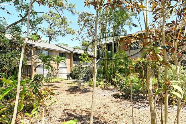 Building Photo - 1720 Glenhouse Dr