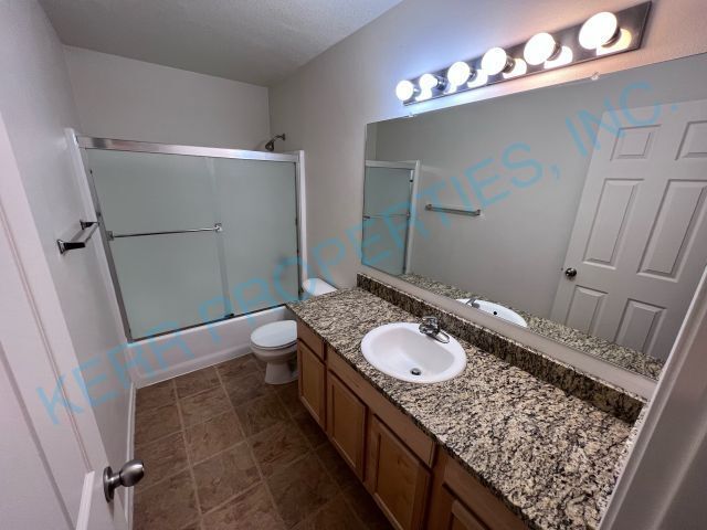 Building Photo - 4 Bd / 2.5 Bth - Central A/C - Attached Ga...