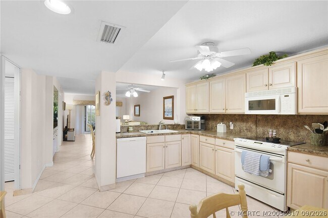 Building Photo - 10200 S Ocean Dr