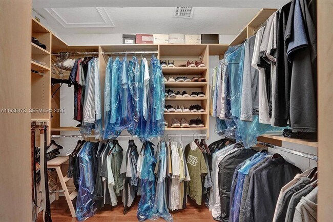 Building Photo - 13105 Biscayne Island Terrace