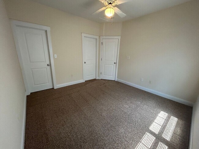 Building Photo - PRE-LEASING FOR AUGUST 6TH, 2026!