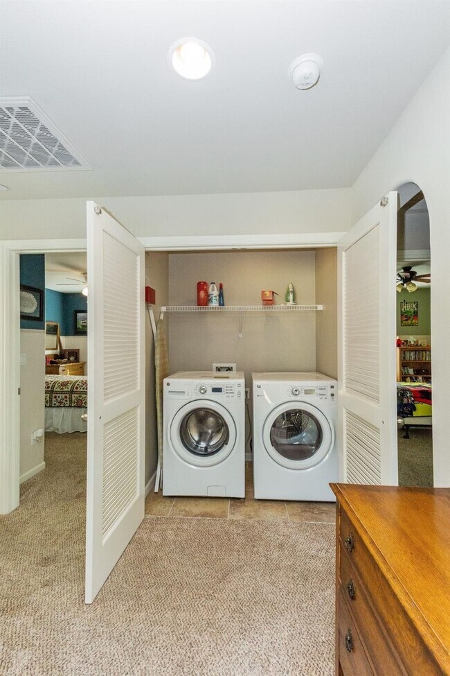 Building Photo - Beautiful Newer 3 Bedroom Patio Home in Desirable Loma Vista Community!
