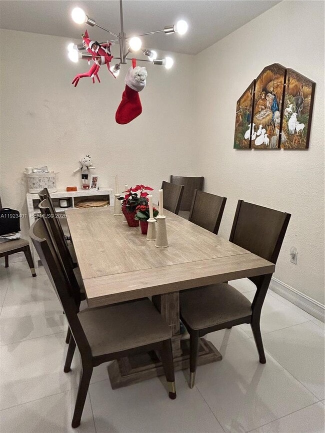 Building Photo - 4110 NE 24th St