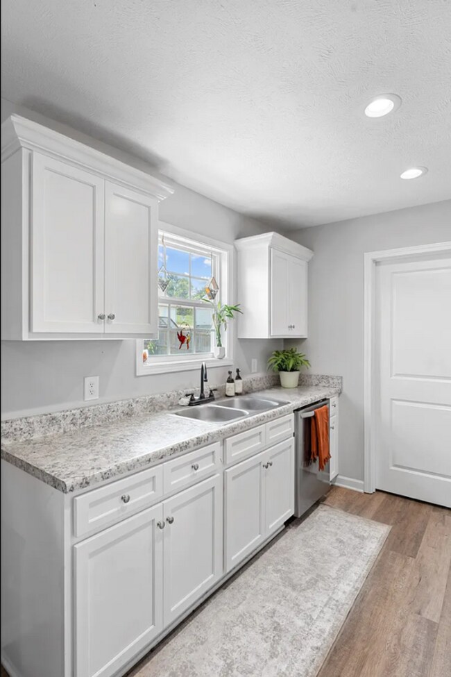 Building Photo - Pristine 3 Bed, 2 Bath Rental Built in 2022!