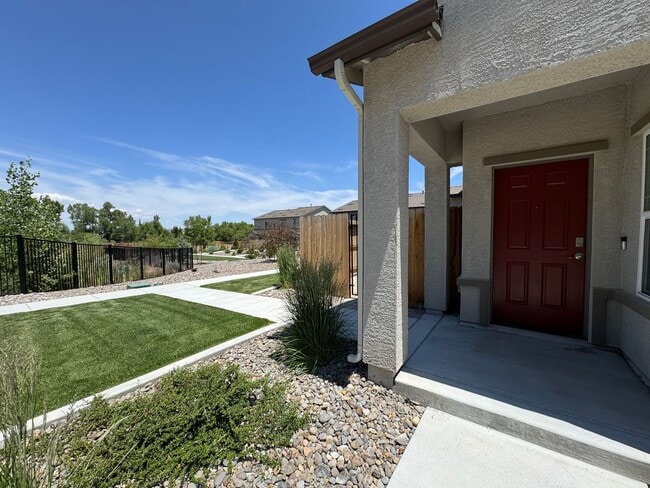 Building Photo - Newer 3 bedroom 2 1/2 bath home in South R...